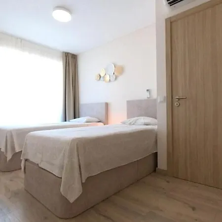 Elite 7a Apartment